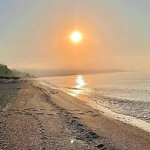 https://mirando-al-mar-tu-hogar-de-playa-ideal-para-familias.es-andalucia.com